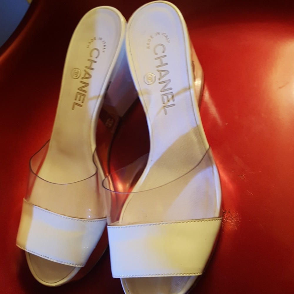 ** White & Gold Chanel Platforms ** - Picture 7 of 7